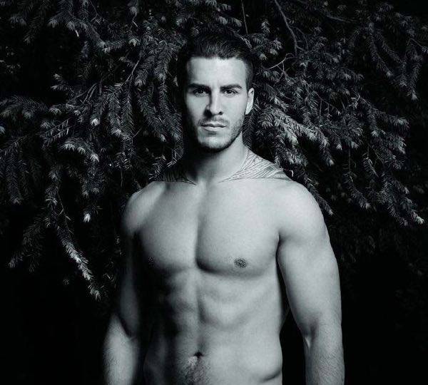Dieux Du Stade 2016 il calendario dei rugbisti. Video