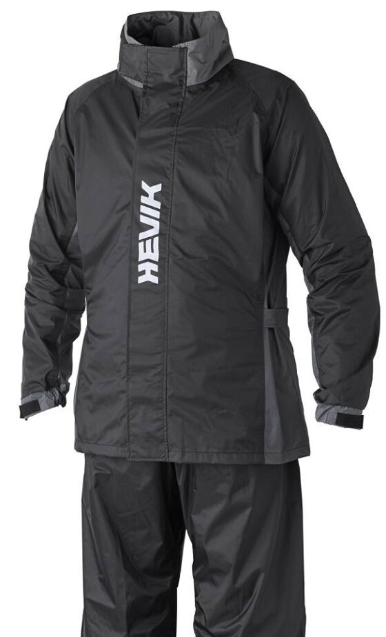 In moto con Hevik: Ecco i nuovi completi waterproof unisex che uniscono