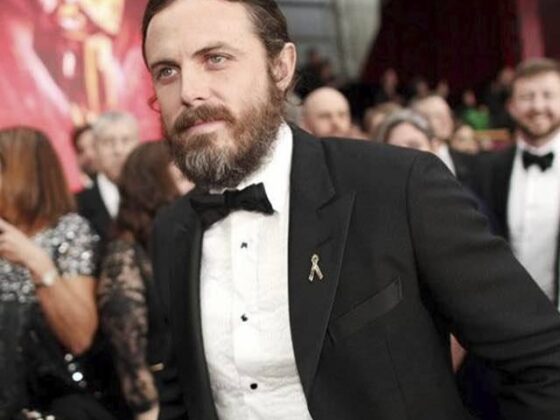 Oscar 2017 Casey Affleck miglior attore protagonista look abito e stilista
