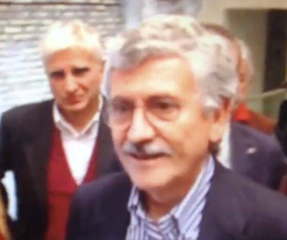 D'Alema contro Renzi:"A distruggerlo ci penseranno gli italiani"