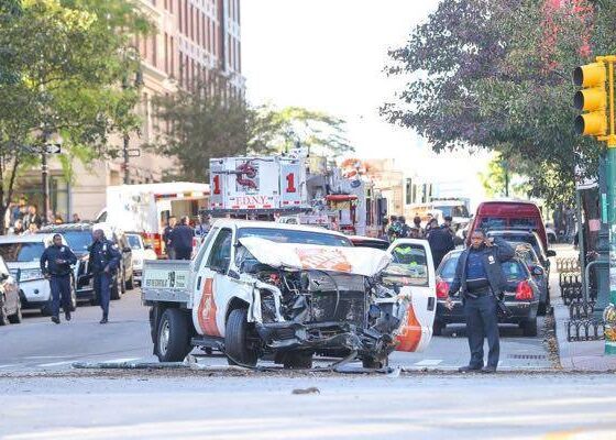 Halloween tragedia a New York attacco terroristico vile. "Rafforzare controlli", dice Trump