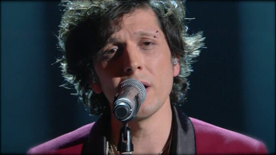 Ermal Meta Sanremo 2018 abito stilista e look scelto all'Ariston