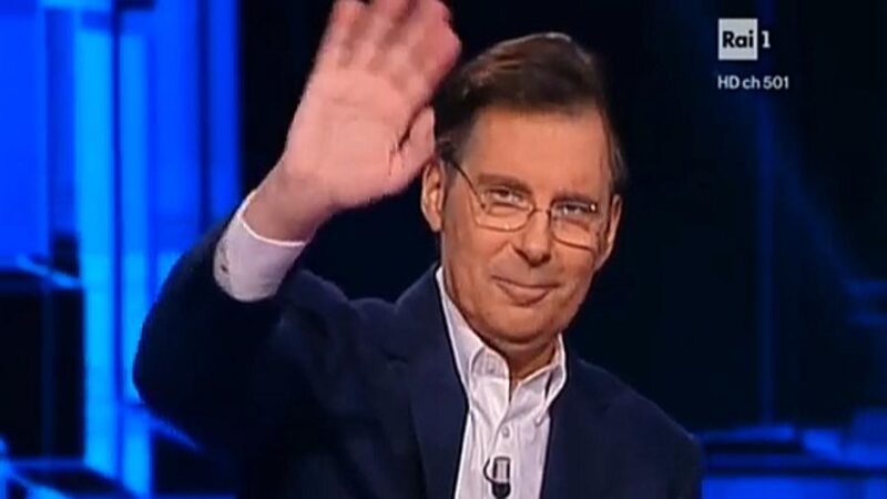 Fabrizio Frizzi foto camera ardente i vip presenti per l'ultimo saluto al conduttore