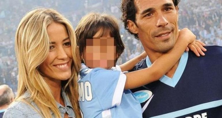 Elena Santarelli e il tumore del figlio di 8 anni le rivelazioni di Costanzo