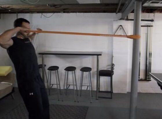 Come fare il Face Pull con banda elastica in modo corretto?