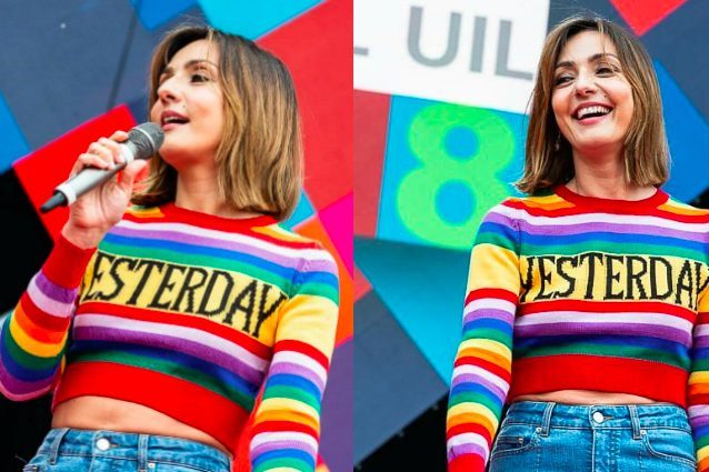 Ambra Angiolini tutti pazzi per il maglione colorato del concerto 1 maggio, di che marca è?