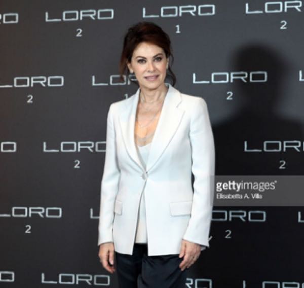 Loro 2 red carpet del film su Berlusconi arriva Elena Sofia Ricci