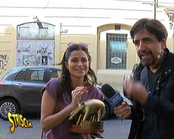 Veronica Gentili la giornalista che ha dato dell'ubriaco a Feltri si becca il Tapiro