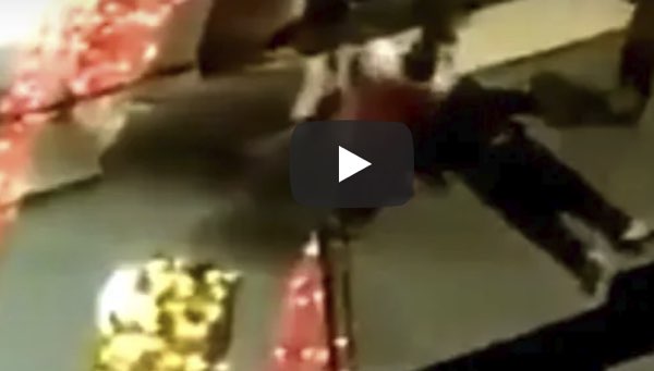 Attentato Strasburgo attentatore in fuga morti e feriti il video