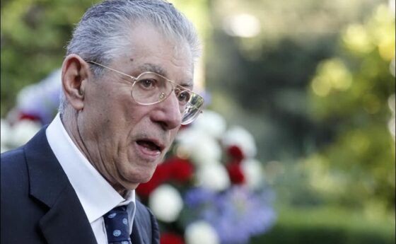 Umberto Bossi malattia ricoverato in ospedale sta male che cos'ha?