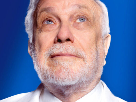 Funerali Luciano De Crescenzo la malattia e il messaggio della famiglia