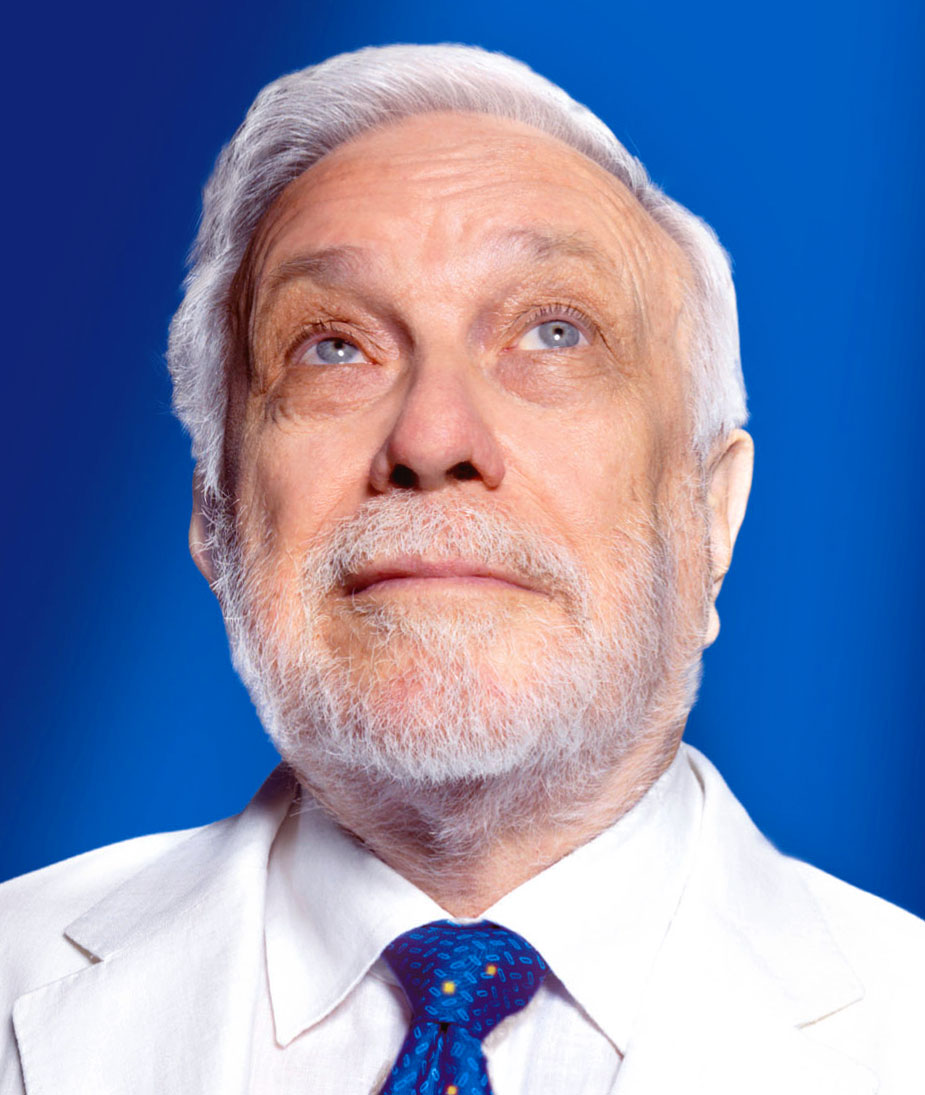 Funerali Luciano De Crescenzo la malattia e il messaggio della famiglia