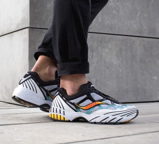 Sneaker uomo arriva Grid Web, la sneaker che è "un tipo"