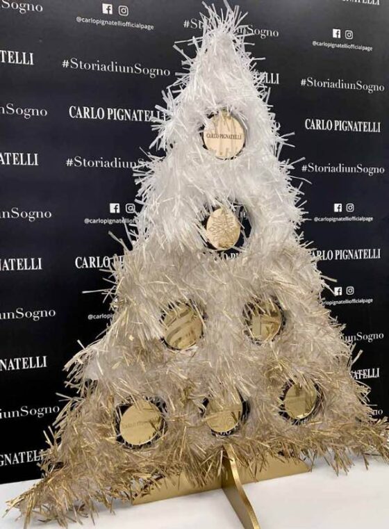 Il Natale dei 100 alberi d'autore