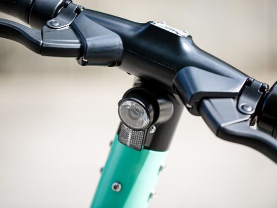 Mobilità sostenibile tra monopattini elettrici, e-bike e il bonus statale di 500 euro