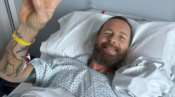 Jovanotti in ospedale brutta operazione durata 8 ore fan in trepidazione